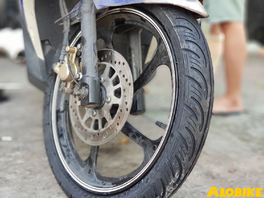 khi nào cần thay lốp inoue cho xe nouvo?