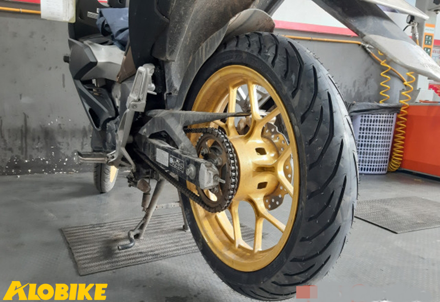 lốp pirelli angel city.