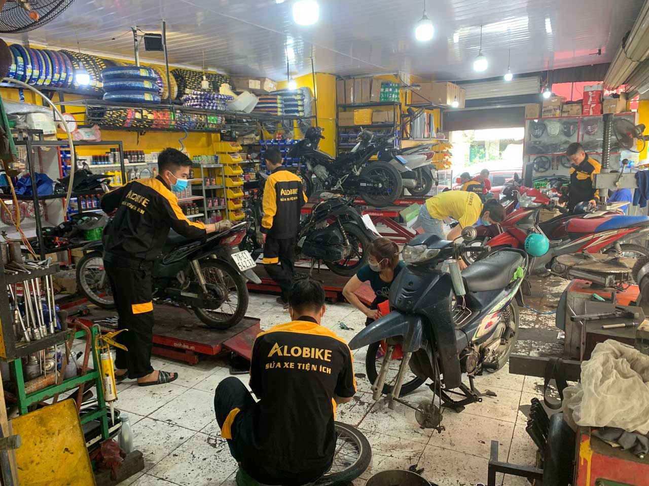 Quy m&ocirc; cửa h&agrave;ng Alobike Định C&ocirc;ng