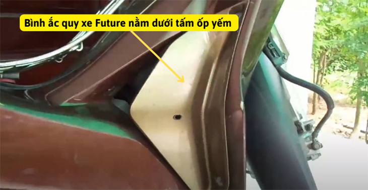 b&igrave;nh ắc quy xe future 125 nằm ở đ&acirc;u