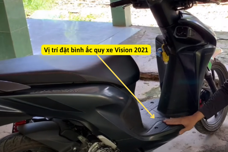 b&igrave;nh ắc quy xe vision 2021 nằm ở đ&acirc;u