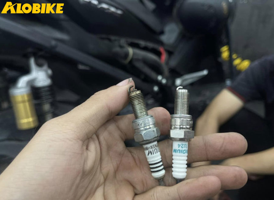 chi tiết c&aacute;ch thay bugi cho xe nvx