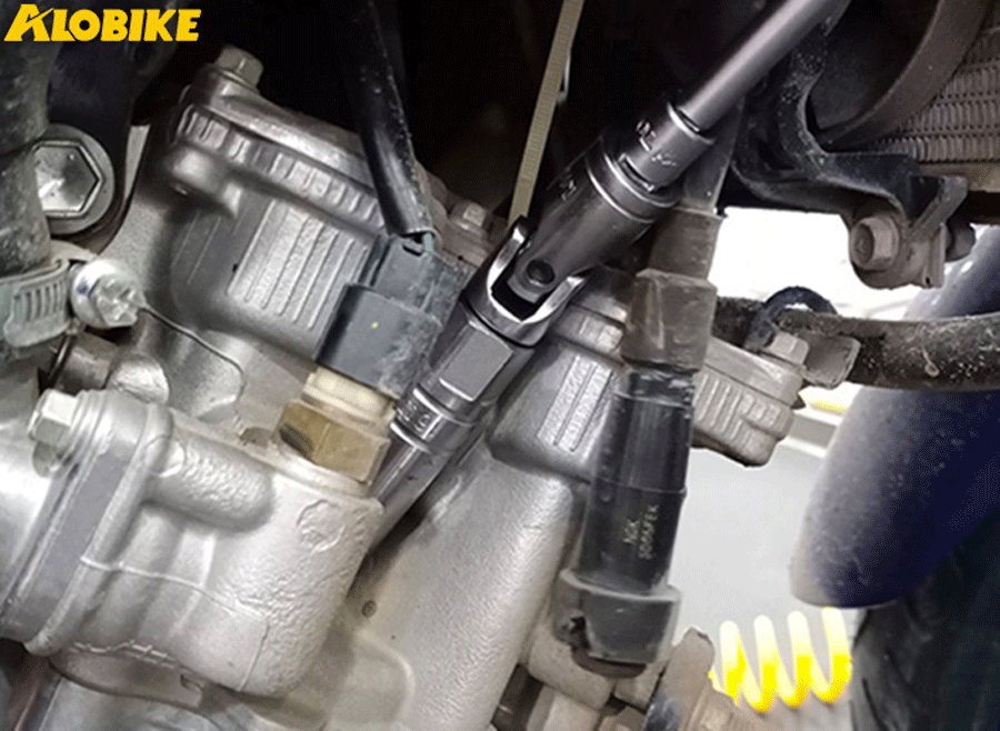 vị tr&iacute; bugi xe exciter 150