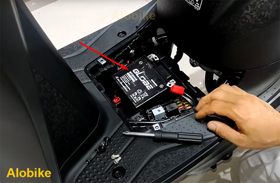 b&igrave;nh ắc quy xe vision