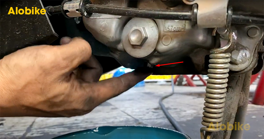 thay nhớt xe airblade