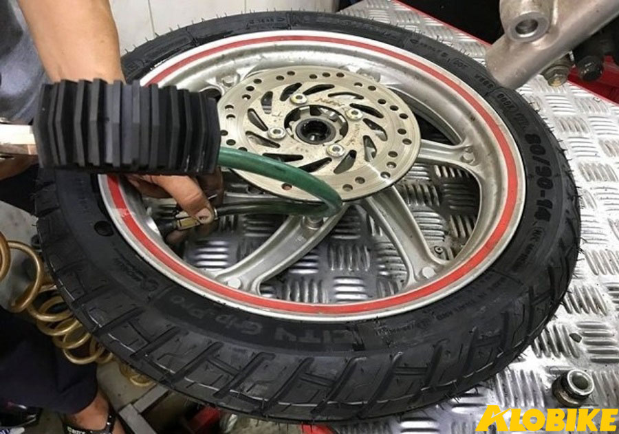 lưu &yacute; quan trọng khi thay lốp pirelli xe vision