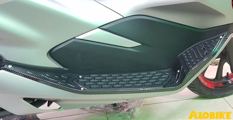 thảm để chân pcx sơn carbon