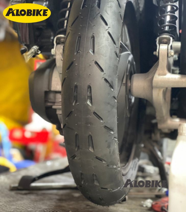 Gai lốp Michelin Pilot Moto GP phân bố đều trên bề mặt lốp