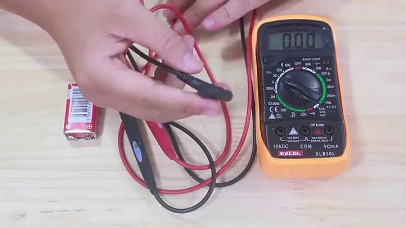kiểm tra b&igrave;nh acquy xe m&aacute;y