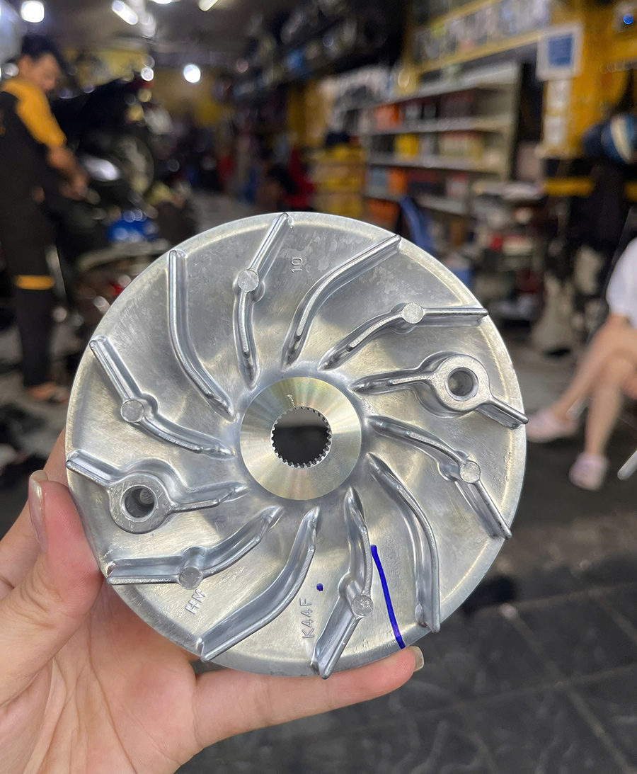 C&aacute;nh quạt Puly trước K44