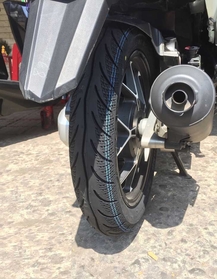 lốp xe vision maxxis