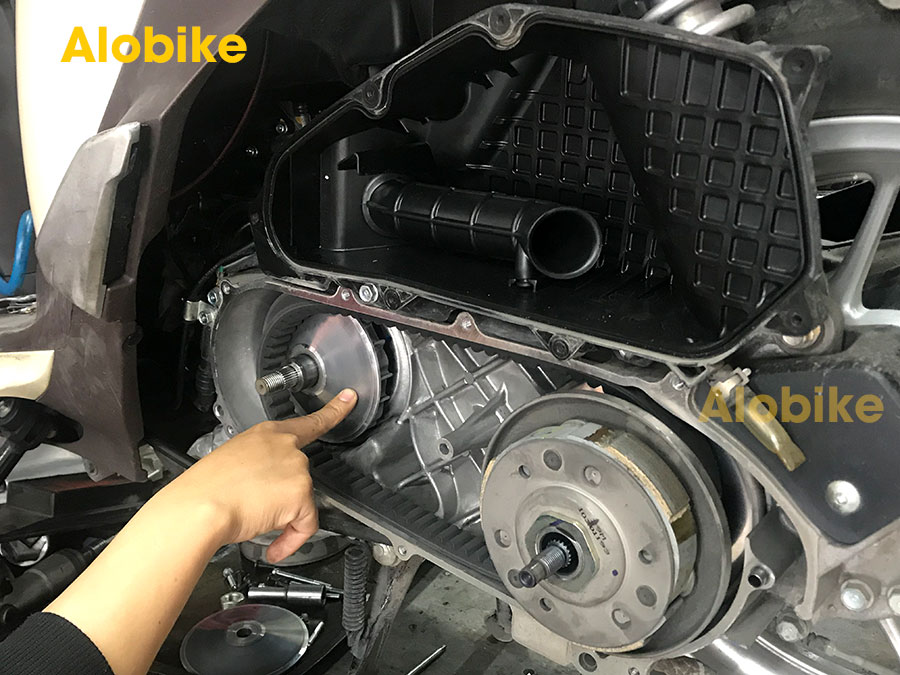 B&aacute;t c&ocirc;n trước xe Ab