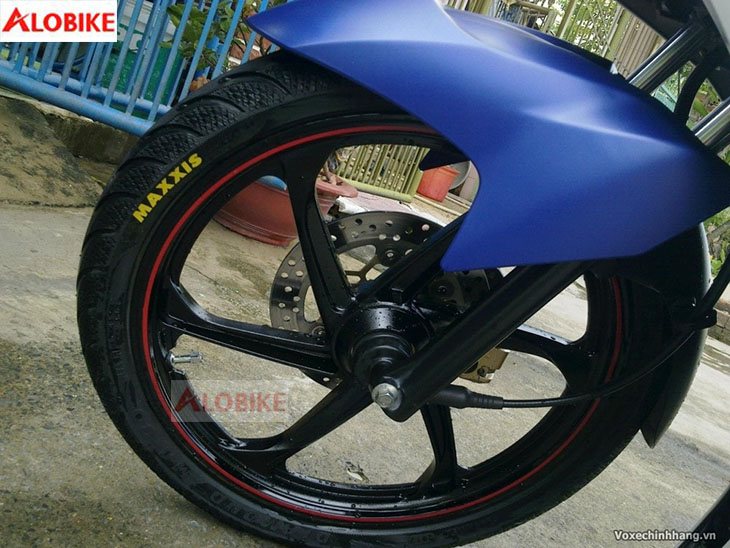 vỏ xe exciter 135