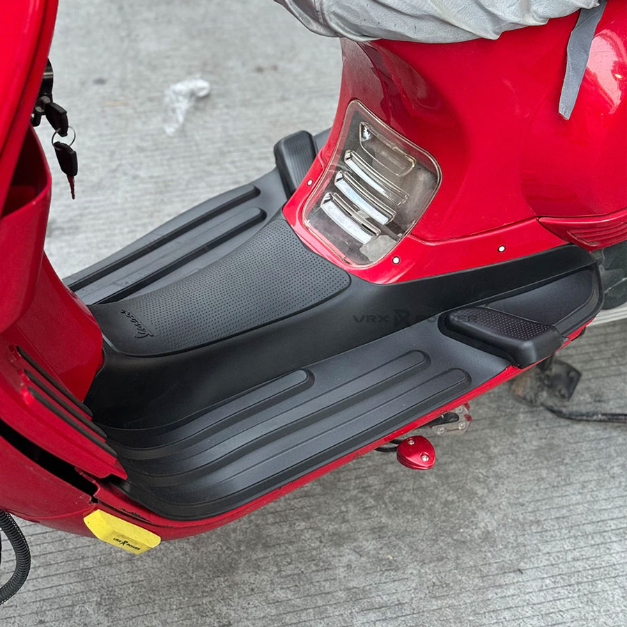 Thảm để chân Cao su Vespa LX
