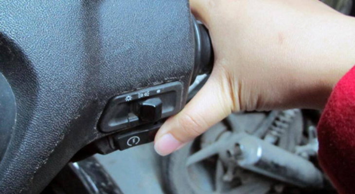 xe m&aacute;y kh&ocirc;ng đề được