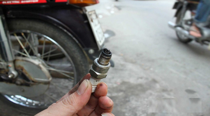 xe lead kh&ocirc;ng nổ m&aacute;y