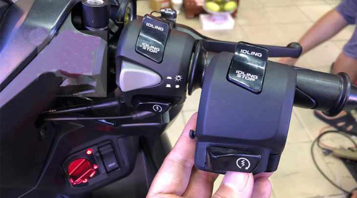 xe lead đề kh&ocirc;ng nổ