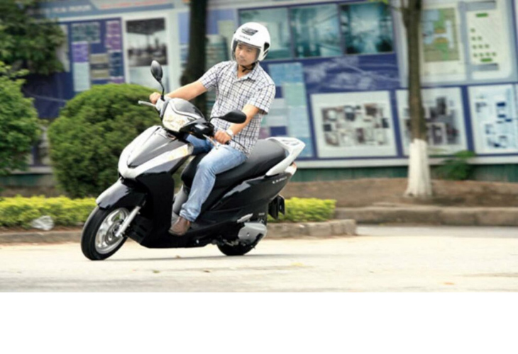 xe lead tốn xăng kh&ocirc;ng